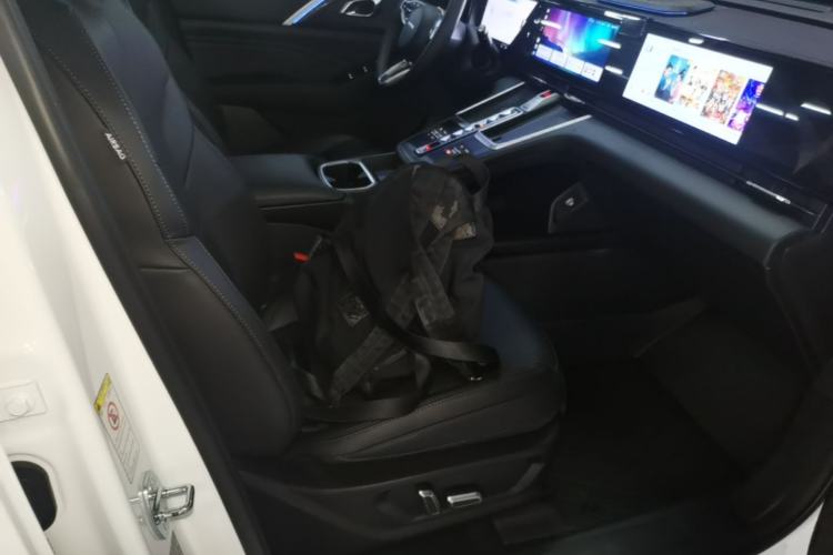 Used Haval Fierce Dragon Max 2023 1.5L Hi4 105 Four-Wheel Drive Smart Flagship Edition Right Front Seat