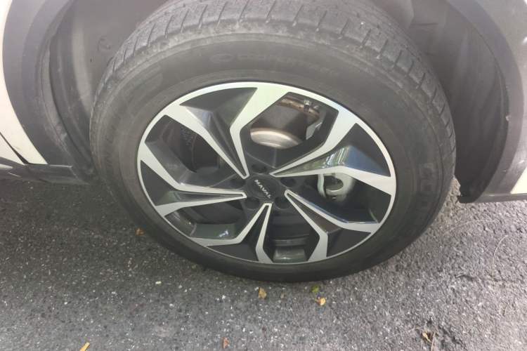 Used Haval Fierce Dragon Max 2023 1.5L Hi4 105 Four-Wheel Drive Smart Flagship Edition Right Front Wheel Hub