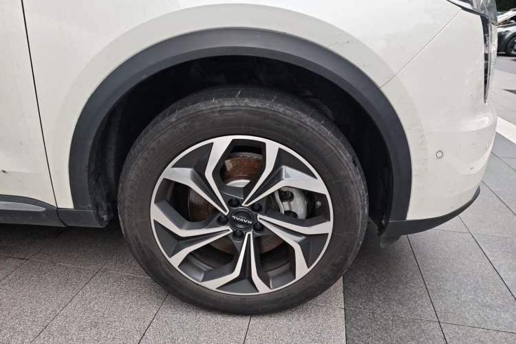 Used Haval Fierce Dragon Max 2023 1.5L Hi4 105 Four-Wheel Drive Smart Flagship Edition Right Front Wheel Hub