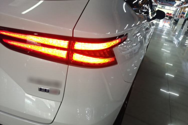 Used Haval Fierce Dragon Max 2023 1.5L Hi4 105 Four-Wheel Drive Smart Flagship Edition Right Rear Taillight
