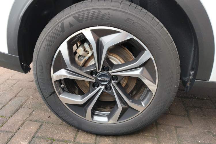 Used Haval Fierce Dragon Max 2023 1.5L Hi4 105 Four-Wheel Drive Navigation Edition Right Rear Wheel Hub