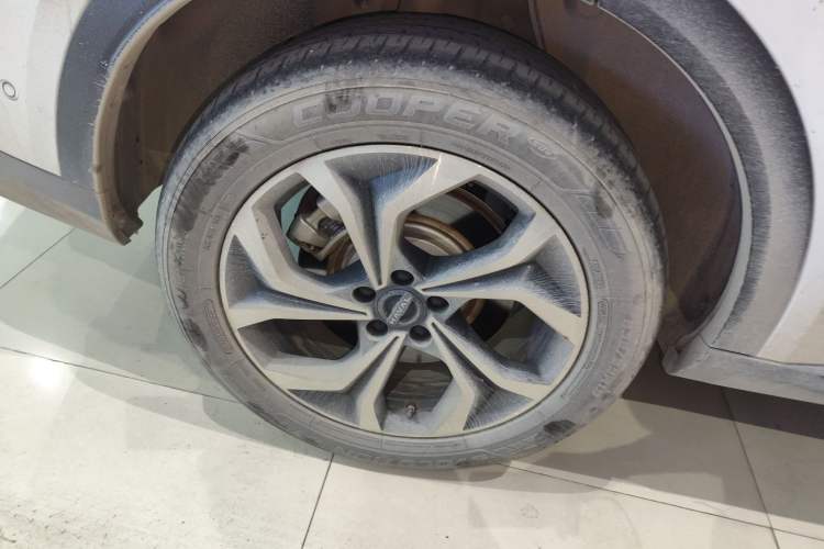 Used Haval Fierce Dragon Max 2023 1.5L Hi4 105 Four-Wheel Drive Smart Flagship Edition Right Rear Wheel Hub