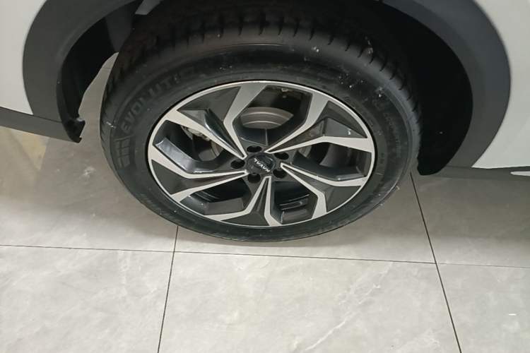 Used Haval Fierce Dragon Max 2023 1.5L Hi4 105 Four-Wheel Drive Smart Flagship Edition Right Rear Wheel Hub