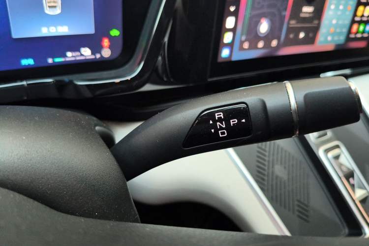 Used Haval Fierce Dragon Max 2023 1.5L Hi4 105 Four-Wheel Drive Smart Flagship Edition Gear Lever
