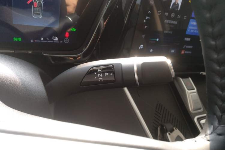 Used Haval Fierce Dragon Max 2023 1.5L Hi4 105 Four-Wheel Drive Smart Flagship Edition Gear Lever