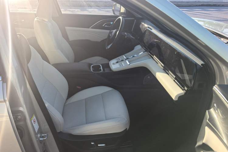 Used Haval Fierce Dragon Max 2023 1.5L Hi4 105 Four-Wheel Drive Smart Flagship Edition Interior 3