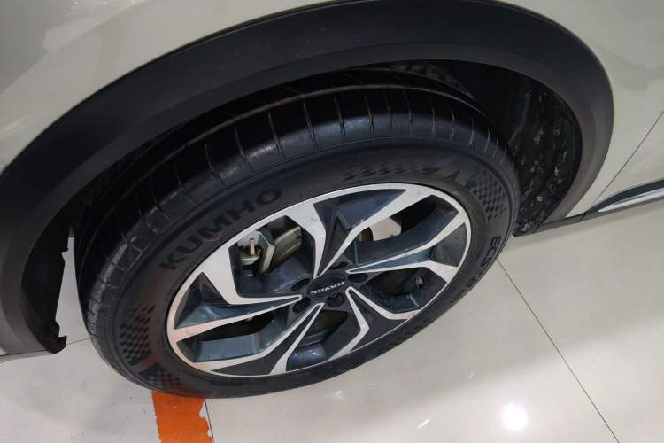 Used Haval Fierce Dragon Max 2023 1.5L Hi4 105 Four-Wheel Drive Navigation Edition Left Front Wheel Hub