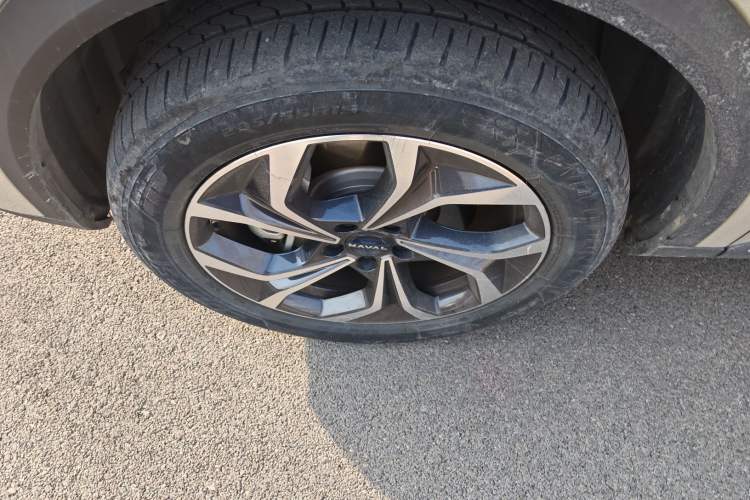 Used Haval Fierce Dragon Max 2023 1.5L Hi4 105 Four-Wheel Drive Navigation Edition Left Front Wheel Hub