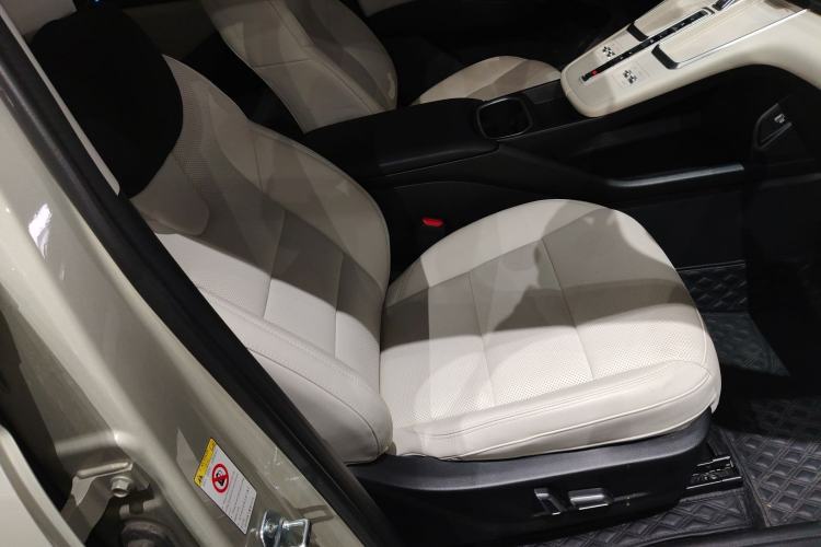 Used Haval Fierce Dragon Max 2023 1.5L Hi4 105 Four-Wheel Drive Smart Flagship Edition Right Front Seat