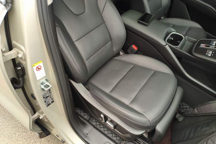 Used Haval Fierce Dragon Max 2023 1.5L Hi4 105 Four-Wheel Drive Smart Flagship Edition Right Front Seat
