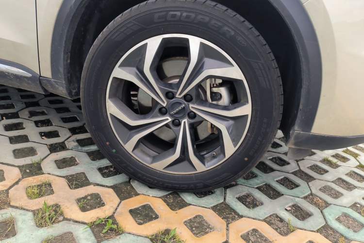 Used Haval Fierce Dragon Max 2023 1.5L Hi4 105 Four-Wheel Drive Navigation Edition Right Front Wheel Hub