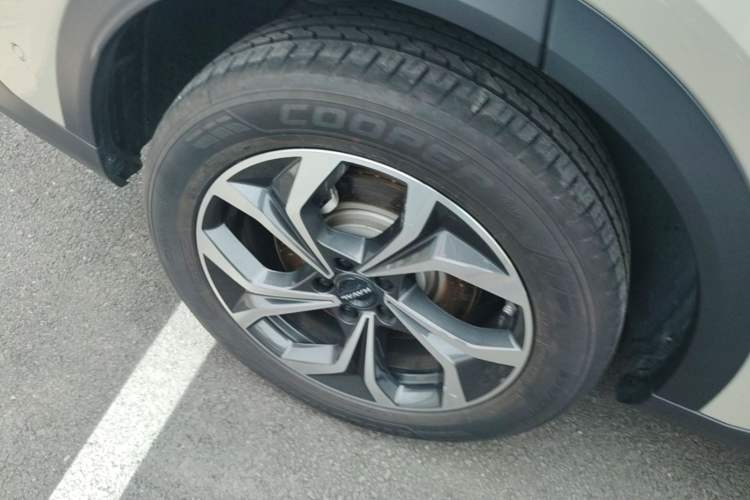 Used Haval Fierce Dragon Max 2023 1.5L Hi4 105 Four-Wheel Drive Smart Flagship Edition Right Rear Wheel Hub