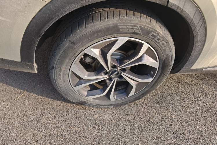 Used Haval Fierce Dragon Max 2023 1.5L Hi4 105 Four-Wheel Drive Navigation Edition Right Rear Wheel Hub