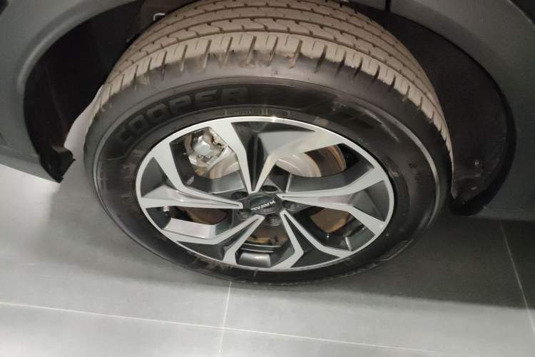 Used Haval Fierce Dragon Max 2025 Hi4 165 Ultra Smart Drive Edition Right Rear Wheel Hub
