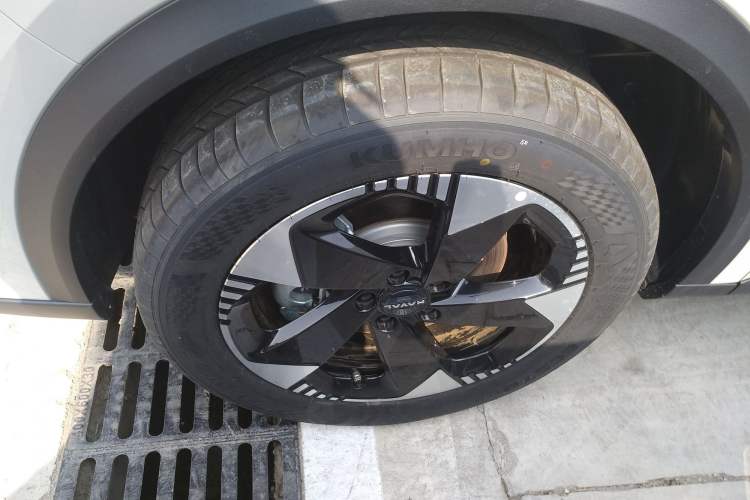 Used Haval Fierce Dragon Max 2025 Hi4 110 Plus Smart Drive Edition Left Front Wheel Hub