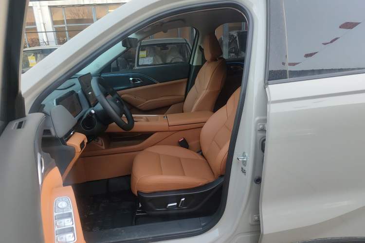 Used Haval Fierce Dragon Max 2025 Hi4 110 Plus Smart Drive Edition Left Front Seat
