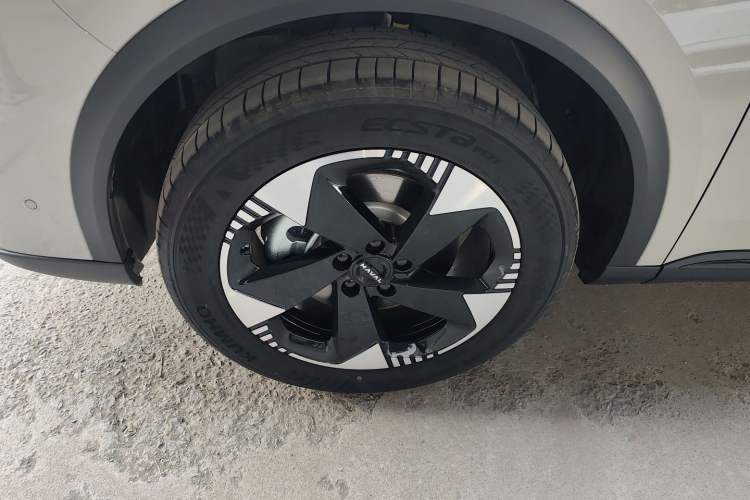 Used Haval Fierce Dragon Max 2025 Hi4 110 Plus Smart Drive Edition Left Front Wheel Hub