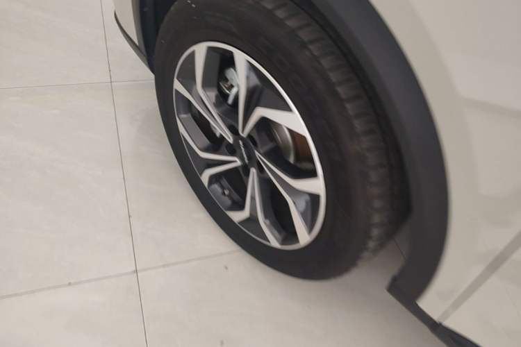 Used Haval Fierce Dragon Max 2025 Hi4 165 Ultra Smart Drive Edition Left Front Wheel Hub