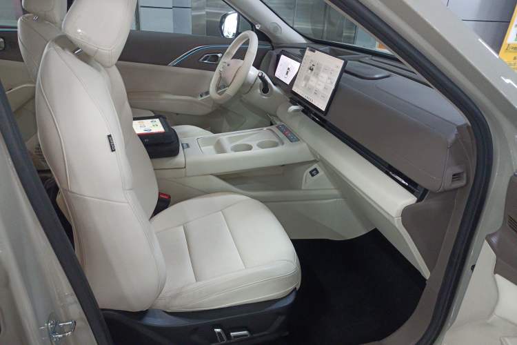 Used Haval Fierce Dragon Max 2025 Hi4 165 Ultra Smart Drive Edition Right Front Seat