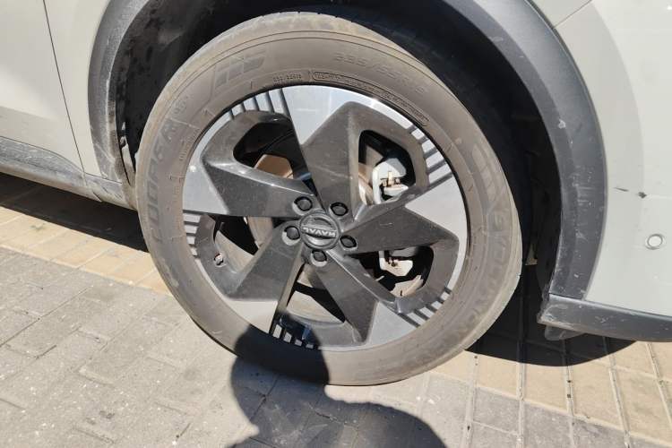 Used Haval Fierce Dragon Max 2025 Hi4 165 Ultra Smart Drive Edition Right Front Wheel Hub