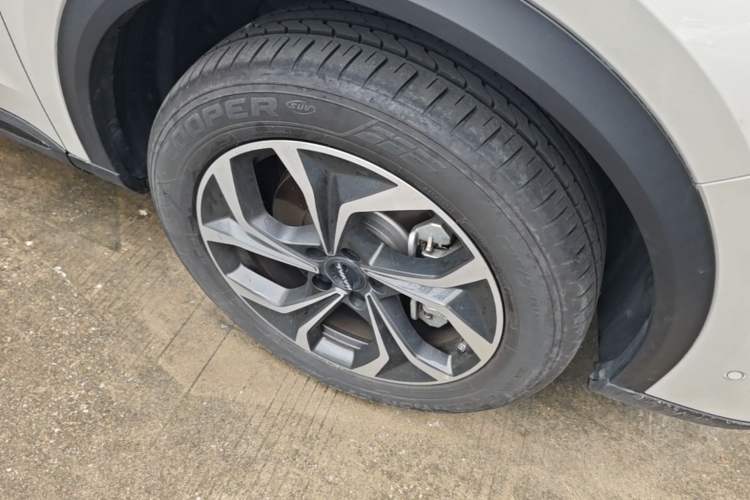 Used Haval Fierce Dragon Max 2025 Hi4 165 Ultra Smart Drive Edition Right Front Wheel Hub