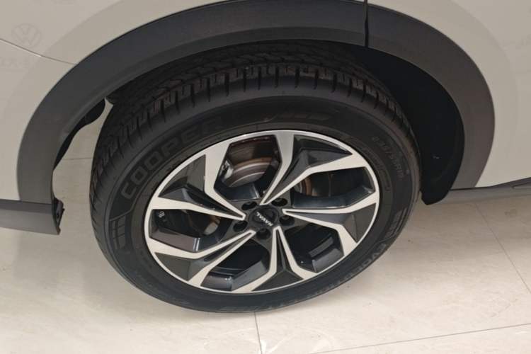 Used Haval Fierce Dragon Max 2025 Hi4 165 Ultra Smart Drive Edition Right Rear Wheel Hub