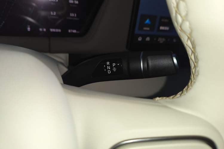 Used Haval Fierce Dragon Max 2025 Hi4 110 Plus Smart Drive Edition Gear Lever