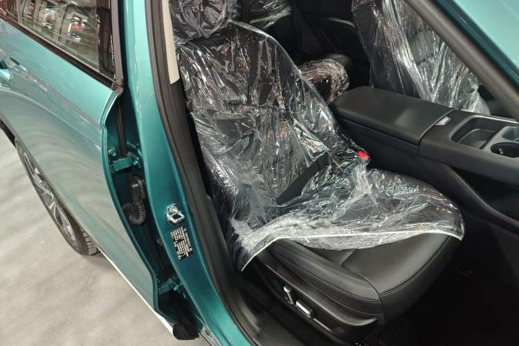 Used Haval Fierce Dragon Max 2025 Hi4 165 Plus Long-Range Version Right Front Seat