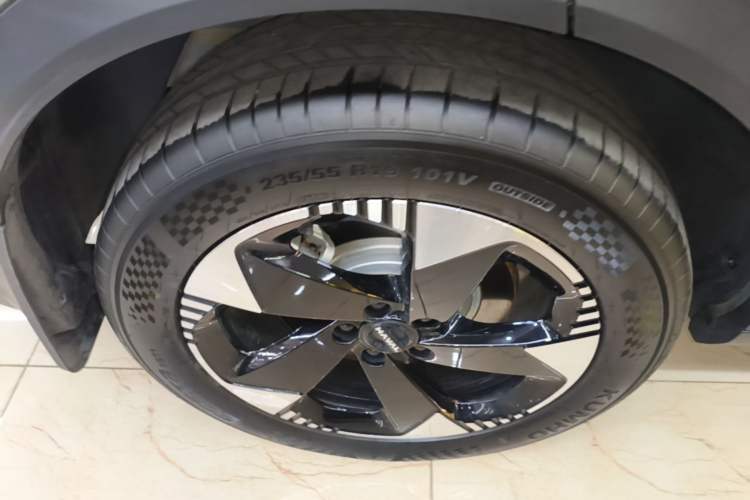 Used Haval Fierce Dragon Max 2025 Hi4 110 Plus Smart Drive Edition Right Rear Wheel Hub