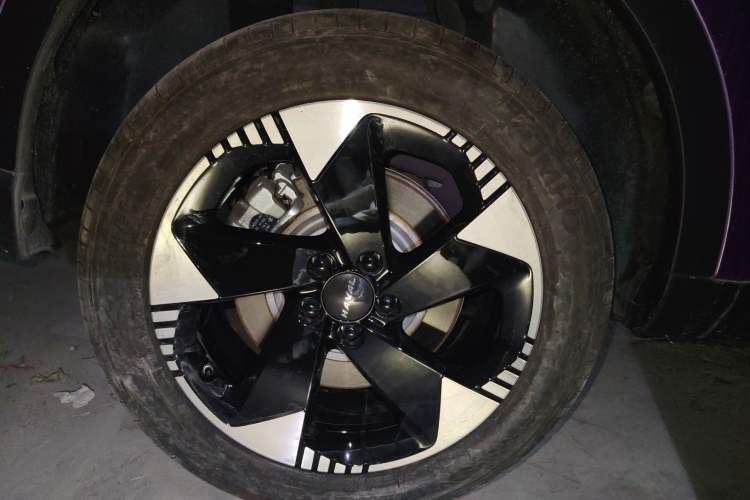 Used Haval Fierce Dragon Max 2025 Hi4 165 Ultra Smart Drive Edition Right Rear Wheel Hub