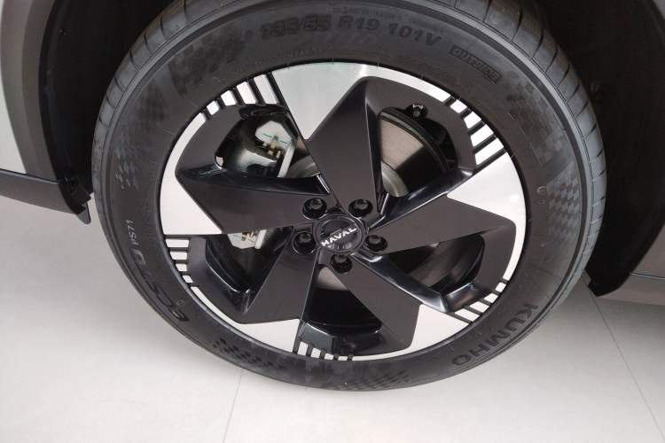 Used Haval Fierce Dragon Max 2025 Hi4 110 Plus Smart Drive Edition Left Front Wheel Hub