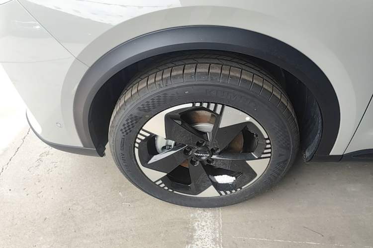 Used Haval Fierce Dragon Max 2025 Hi4 110 Plus Smart Drive Edition Left Front Wheel Hub