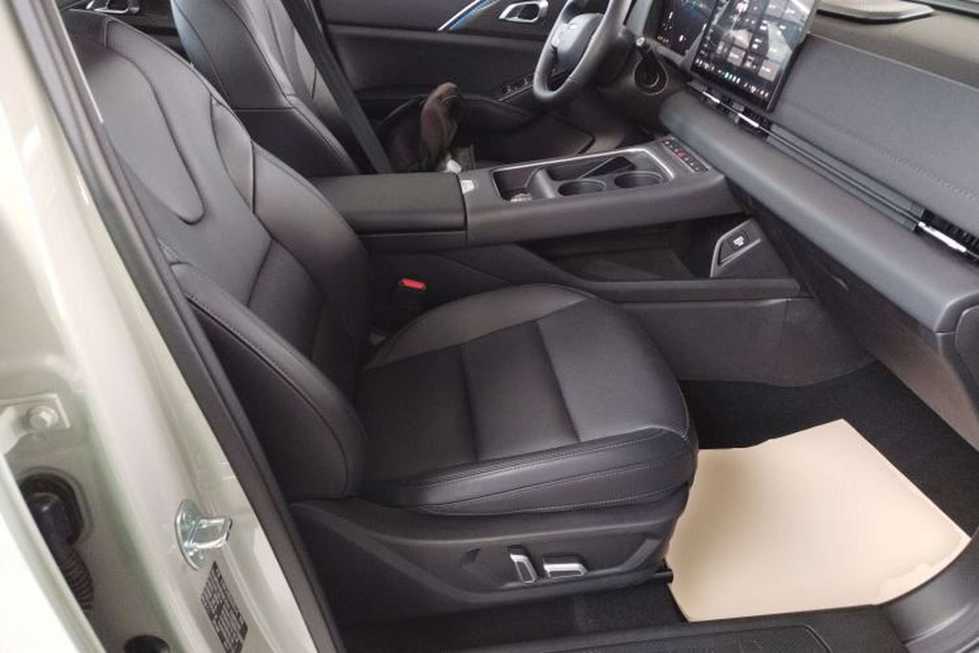 Used Haval Fierce Dragon Max 2025 Hi4 110 Plus Smart Drive Edition Right Front Seat