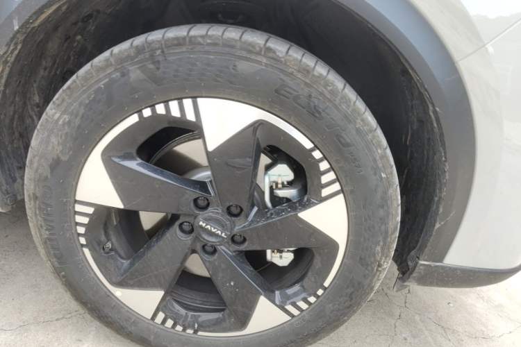 Used Haval Fierce Dragon Max 2025 Hi4 165 Plus Long-Range Version Right Front Wheel Hub