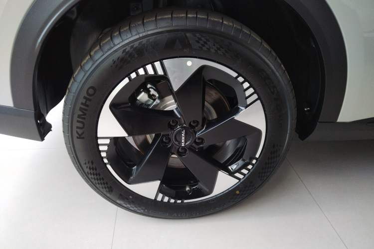 Used Haval Fierce Dragon Max 2025 Hi4 110 Plus Smart Drive Edition Right Rear Wheel Hub