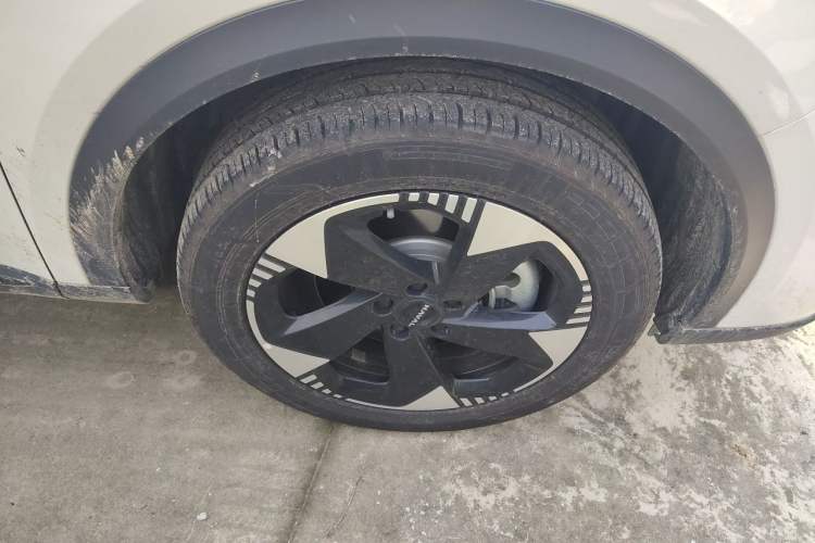 Used Haval Fierce Dragon Max 2025 Hi4 110 Pro Right Front Wheel Hub