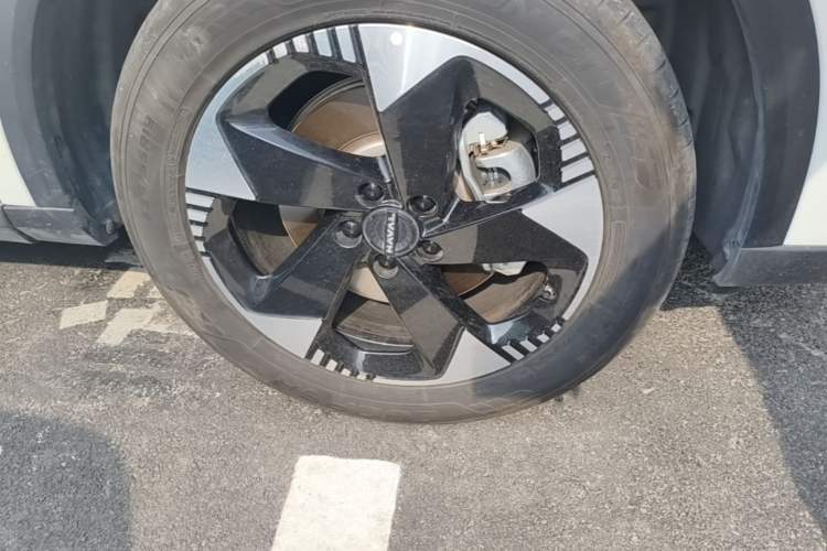 Used Haval Fierce Dragon Max 2025 Hi4 165 Ultra Smart Drive Edition Right Front Wheel Hub