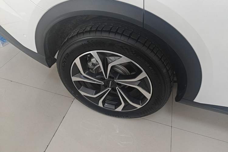 Used Haval Fierce Dragon Max 2025 Hi4 165 Ultra Smart Drive Edition Right Rear Wheel Hub