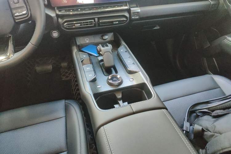 Used Haval H Dog 2023 2.0T Two-Wheel Drive Chaoye Version Plus Gear Lever