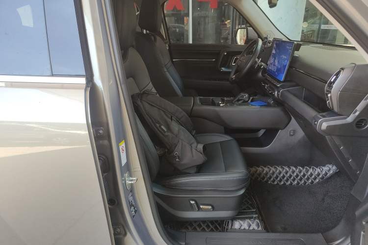 Used Haval H Dog 2023 2.0T Two-Wheel Drive Chaoye Version Plus Right Front Seat