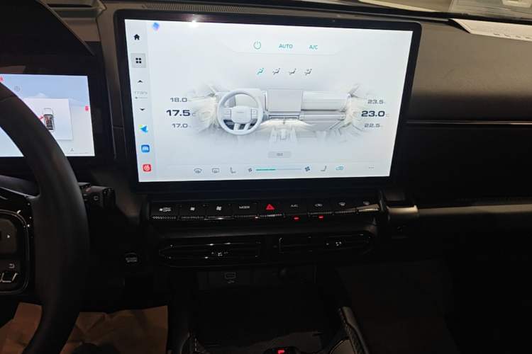 Used Haval H Dog 2023 1.5T Two-Wheel Drive Chao Ye Version Plus Audio And AC Panel