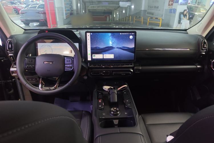 Used Haval H Dog 2023 1.5T Two-Wheel Drive Chao Ye Version Plus Center Console