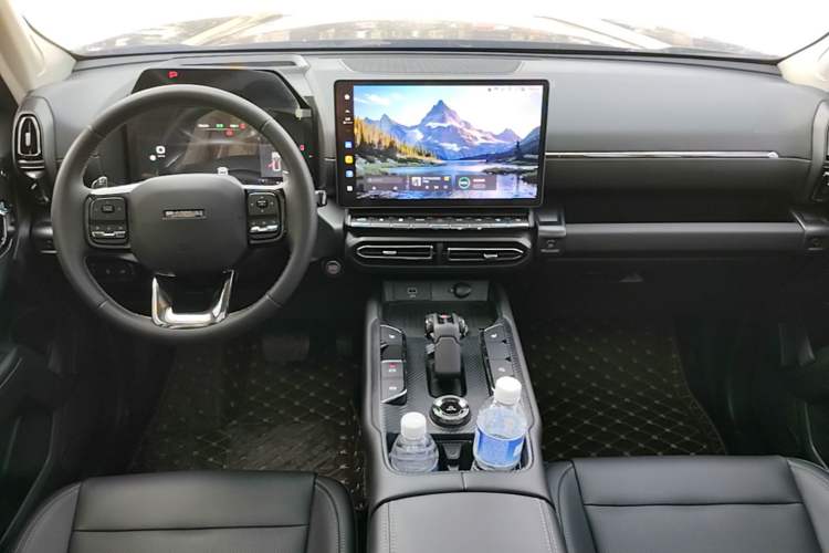 Used Haval H Dog 2023 2.0T Two-Wheel Drive Chaoye Version Plus Center Console