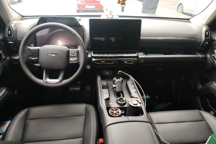 Used Haval H Dog 2023 1.5T Two-Wheel Drive Chao Ye Version Plus Center Console