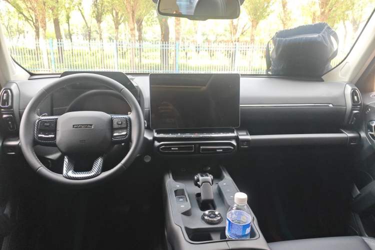 Used Haval H Dog 2023 1.5T Two-Wheel Drive Chao Ye Version Plus Center Console