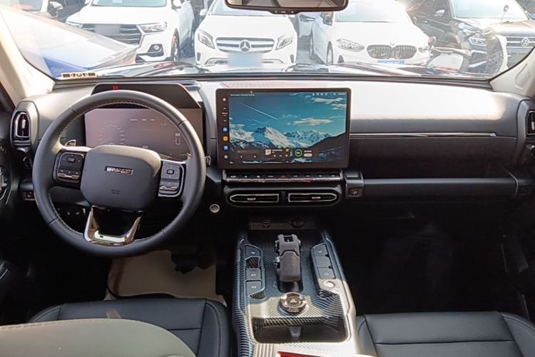 Used Haval H Dog 2023 2.0T Two-Wheel Drive Chaoye Version Plus Center Console