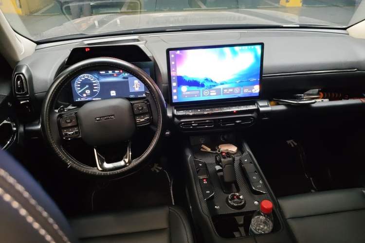 Used Haval H Dog 2023 1.5T Two-Wheel Drive Chao Ye Version Plus Center Console