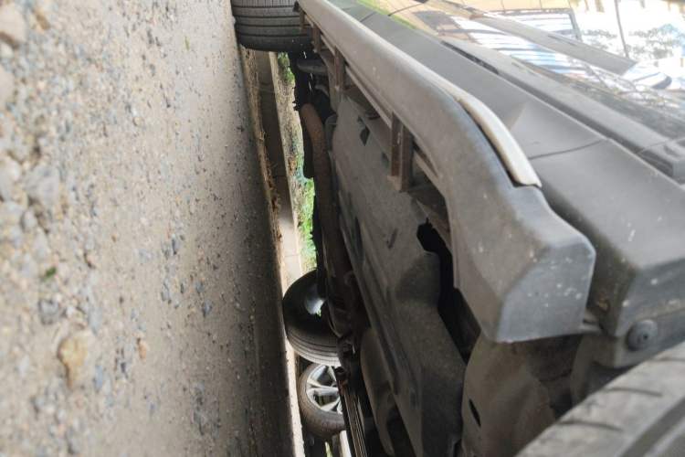 Used Haval H Dog 2023 2.0T Two-Wheel Drive Chaoye Version Plus Chassis Front Right