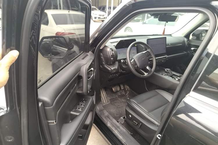 Used Haval H Dog 2023 2.0T Two-Wheel Drive Trendy Outdoor Edition Driver Seat