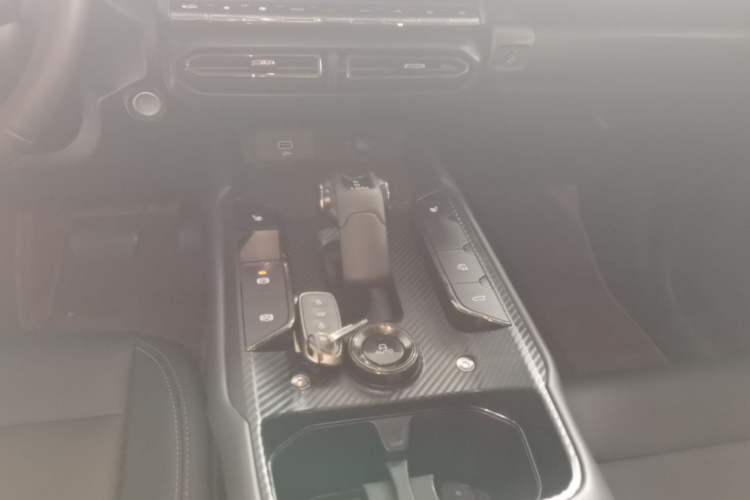 Used Haval H Dog 2023 1.5T Two-Wheel Drive Chao Ye Version Plus Gear Lever